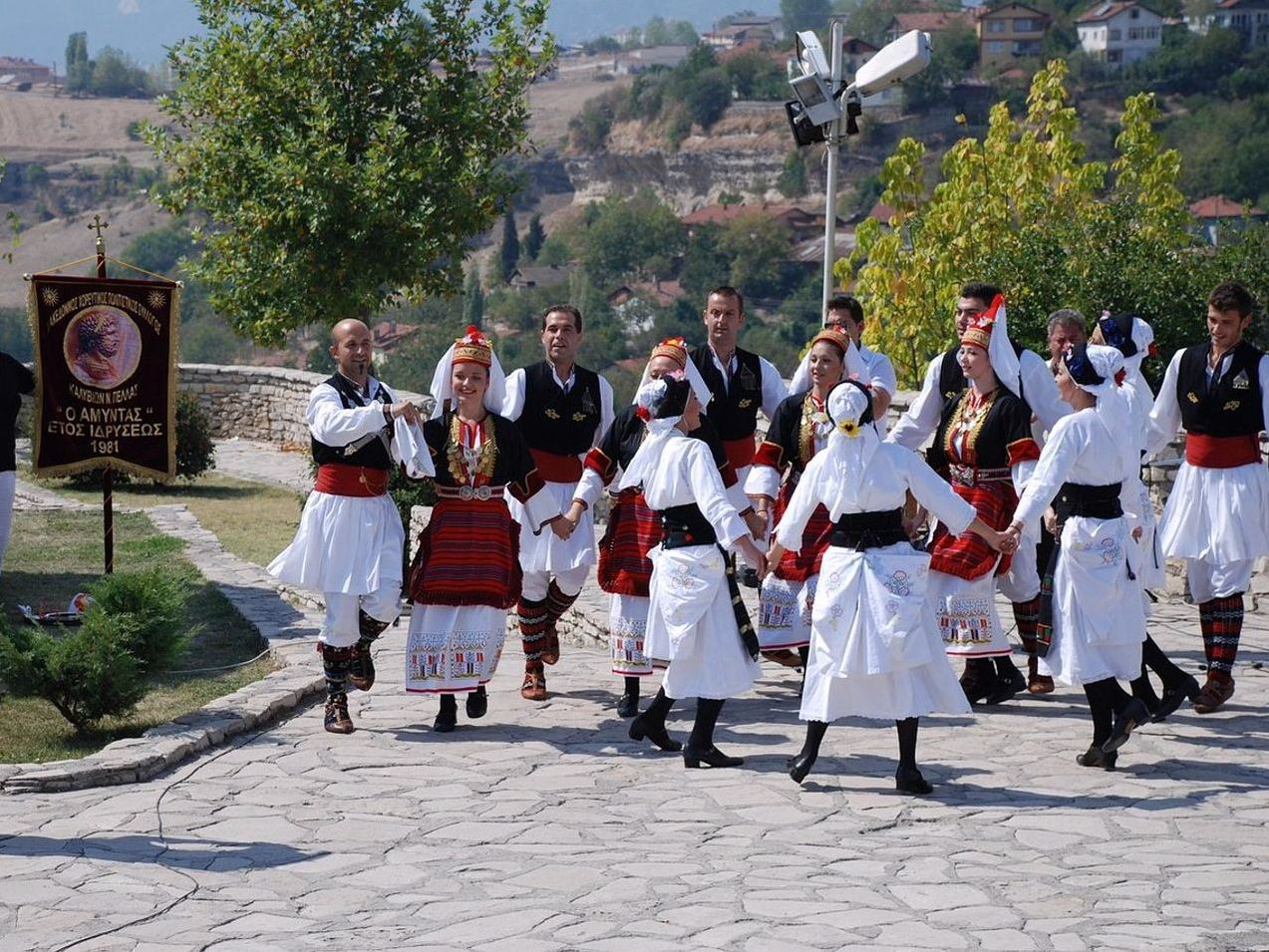 Tanrısal Güçler Anlatısı