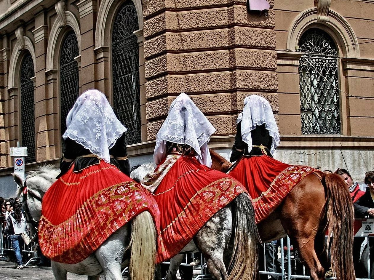 Folklore Teknikleri ile Efsane Hikayeler Yazıyor